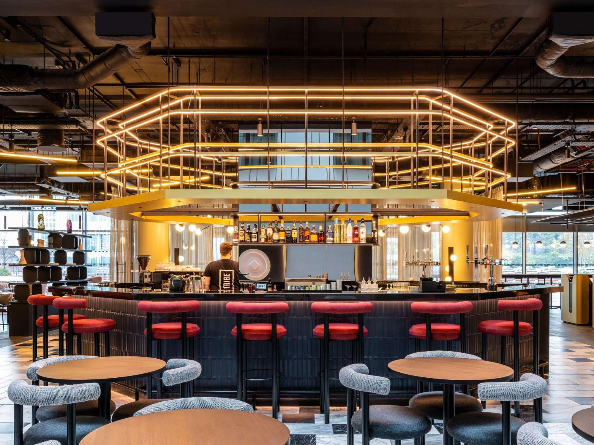 Tribe Manchester Airport By Accor Hale  Bagian luar foto