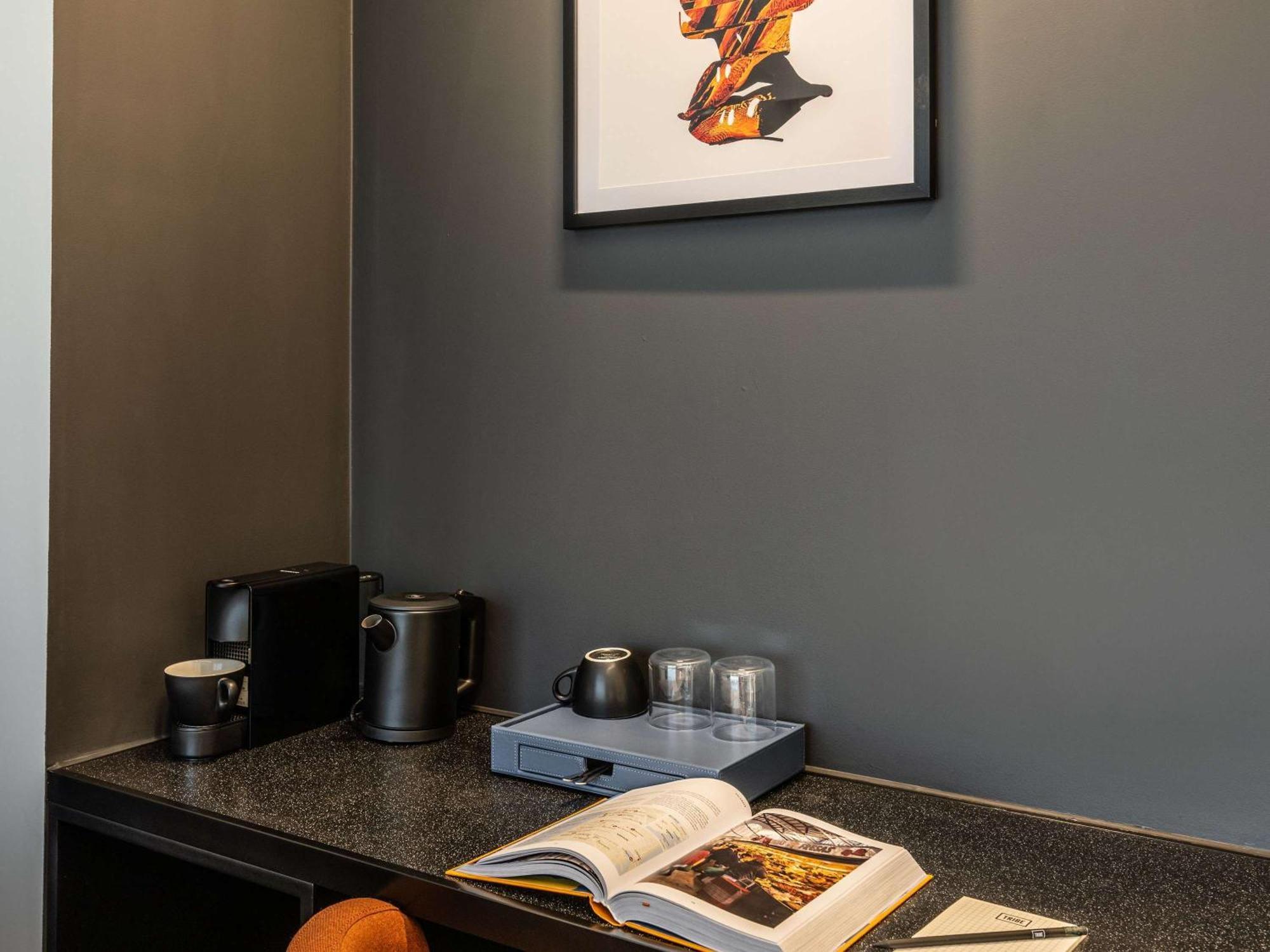 Tribe Manchester Airport By Accor Hale  Bagian luar foto