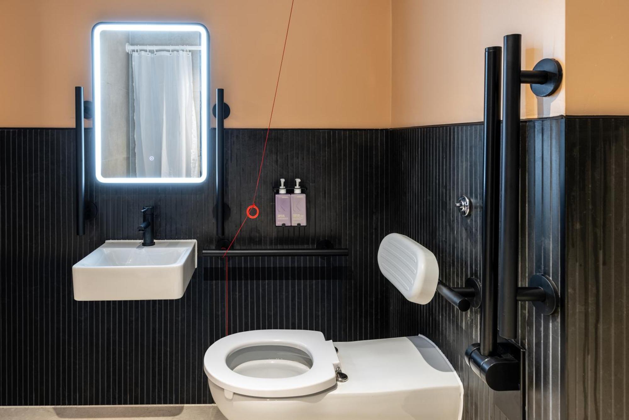 Tribe Manchester Airport By Accor Hale  Bagian luar foto