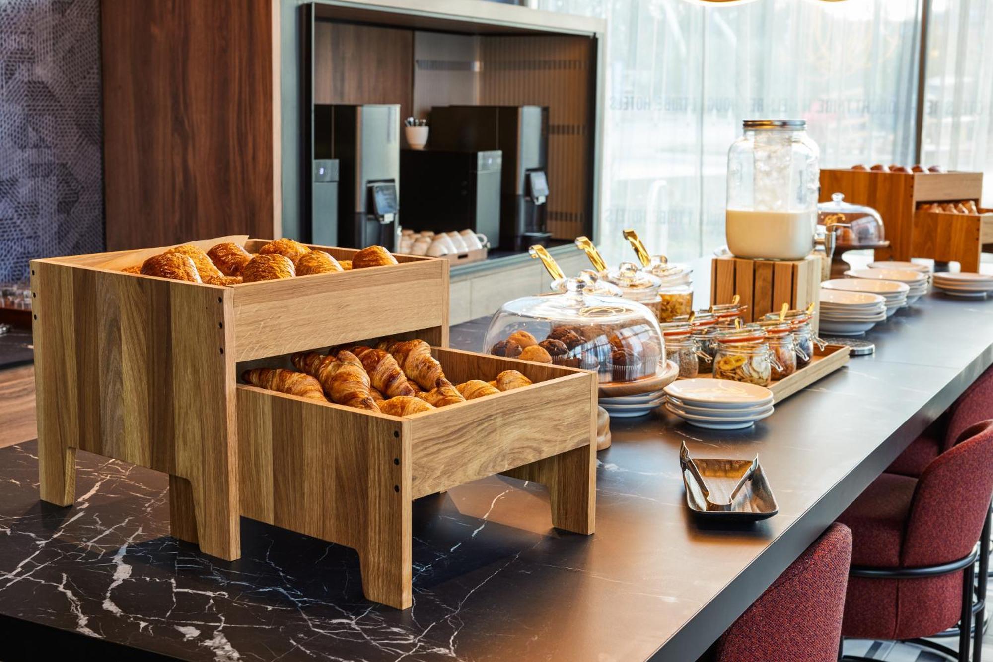 Tribe Manchester Airport By Accor Hale  Bagian luar foto