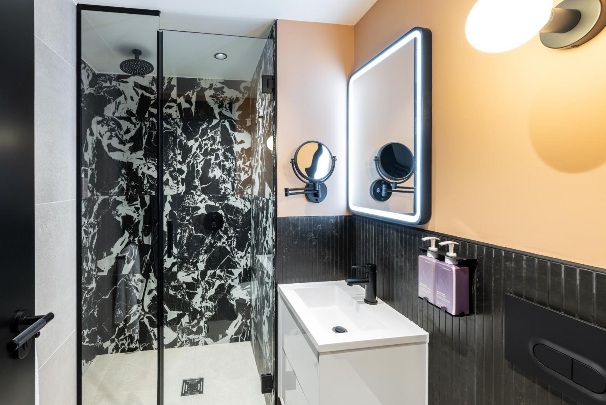 Tribe Manchester Airport By Accor Hale  Bagian luar foto