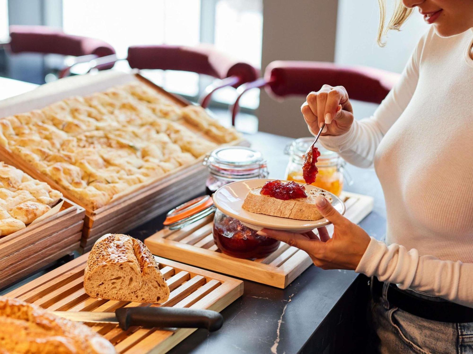 Tribe Manchester Airport By Accor Hale  Bagian luar foto