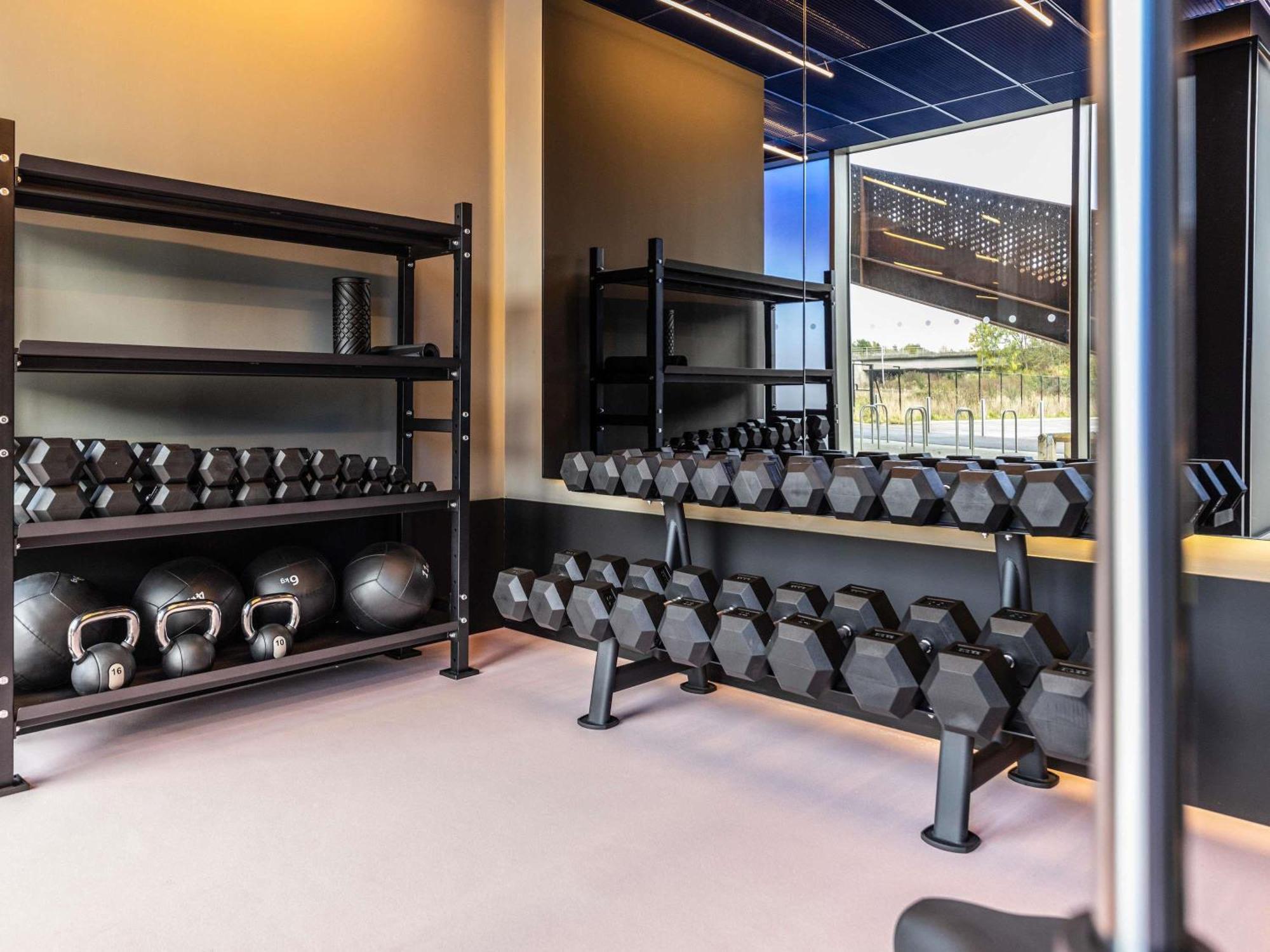 Tribe Manchester Airport By Accor Hale  Bagian luar foto