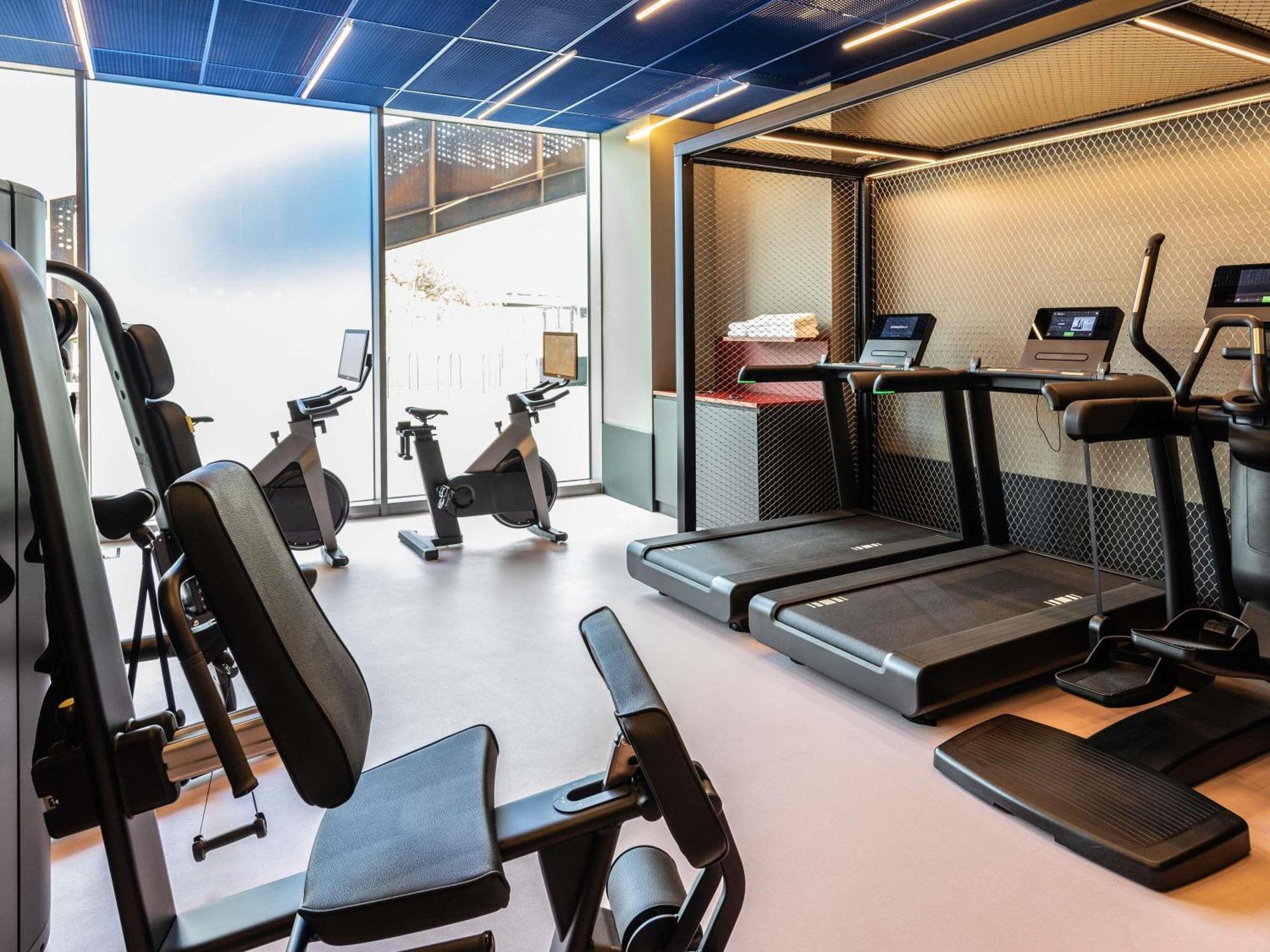 Tribe Manchester Airport By Accor Hale  Bagian luar foto