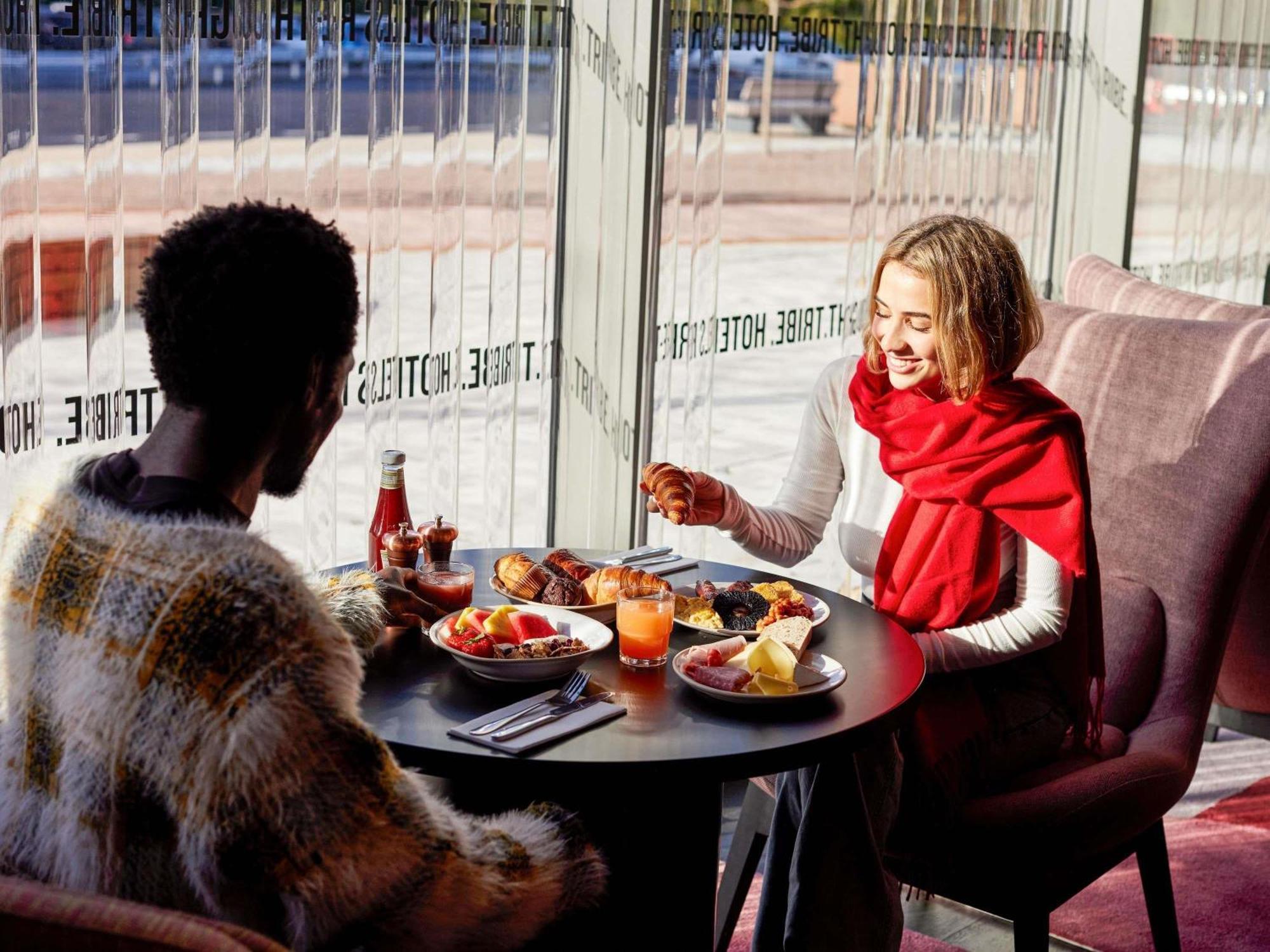 Tribe Manchester Airport By Accor Hale  Bagian luar foto